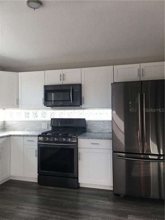 Recently Sold: $329,900 (2 beds, 2 baths, 768 Square Feet)