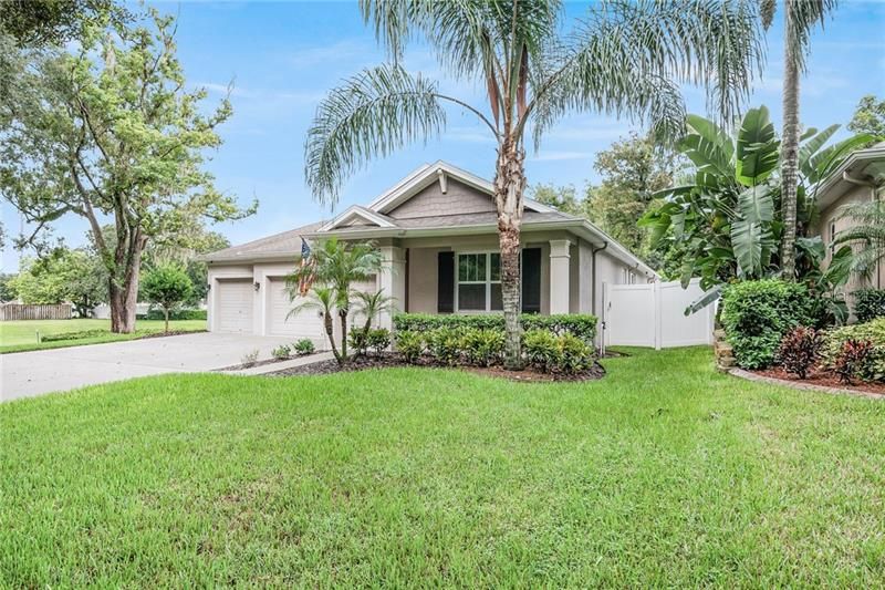 Recently Sold: $320,000 (3 beds, 2 baths, 2072 Square Feet)