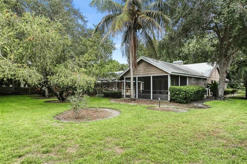 Recently Sold: $850,000 (3 beds, 2 baths, 3618 Square Feet)