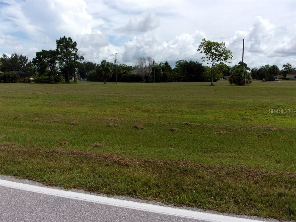 Vendido Recientemente: $8,650 (0.24 acres)