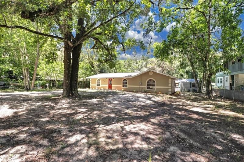 Recently Sold: $195,000 (3 beds, 2 baths, 1672 Square Feet)
