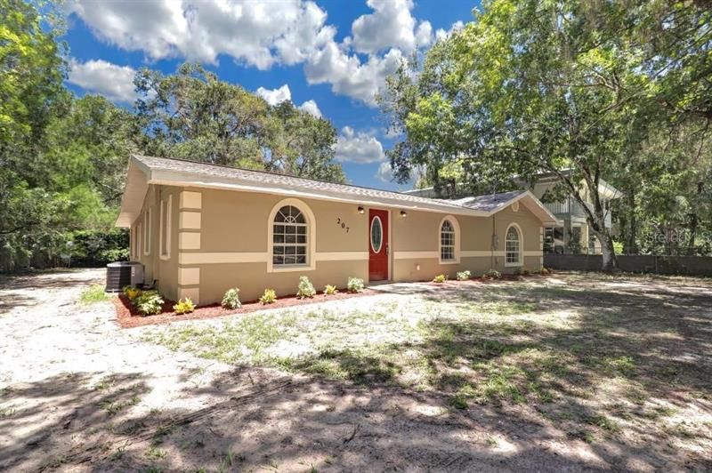 Recently Sold: $195,000 (3 beds, 2 baths, 1672 Square Feet)