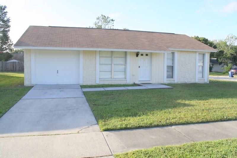 最近租的: $1,100 (2 贝兹, 1 浴室, 806 平方英尺)