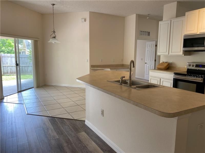 Recently Rented: $1,525 (3 beds, 2 baths, 2144 Square Feet)