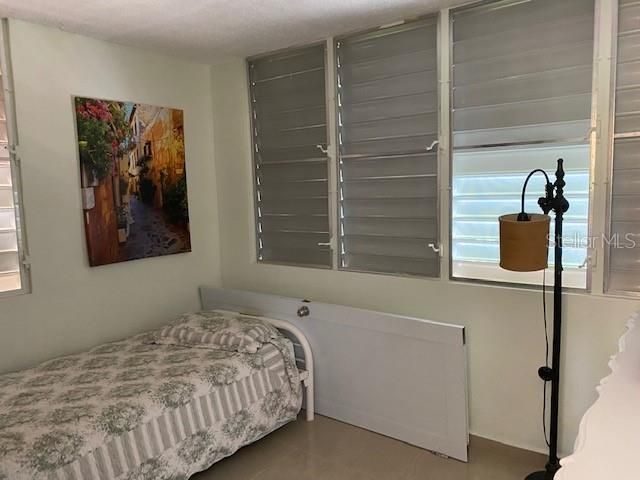 Vendido Recientemente: $195,000 (5 camas, 3 baños, 0 Pies cuadrados)