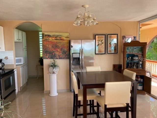 Vendido Recientemente: $195,000 (5 camas, 3 baños, 0 Pies cuadrados)