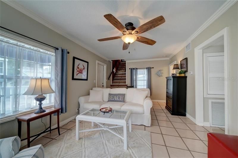 Recently Sold: $650,000 (2 beds, 2 baths, 1156 Square Feet)