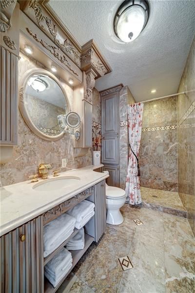 最近售出: $650,000 (2 贝兹, 2 浴室, 1156 平方英尺)