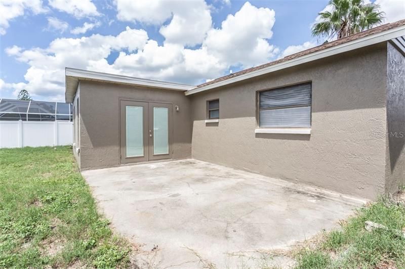 Recently Sold: $134,900 (3 beds, 2 baths, 944 Square Feet)