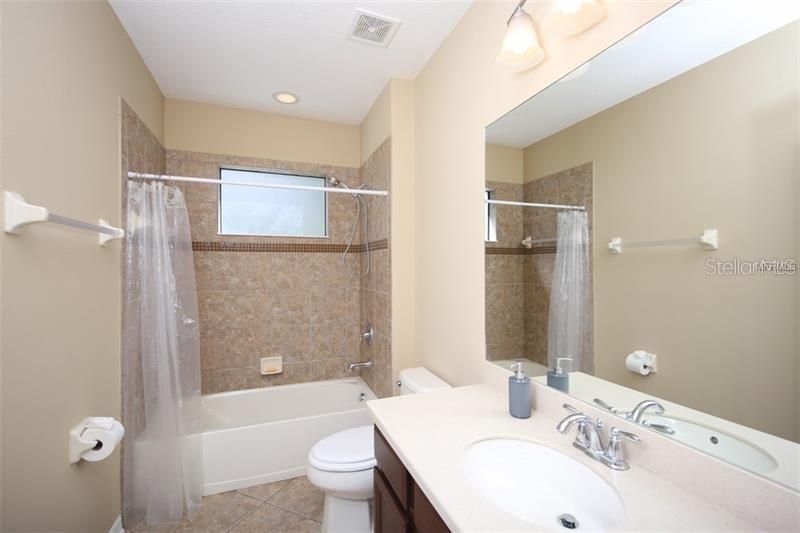 最近租的: $3,500 (3 贝兹, 2 浴室, 1381 平方英尺)