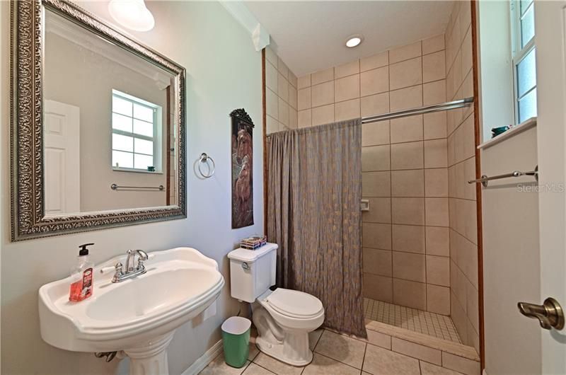 最近售出: $569,000 (3 贝兹, 2 浴室, 2149 平方英尺)