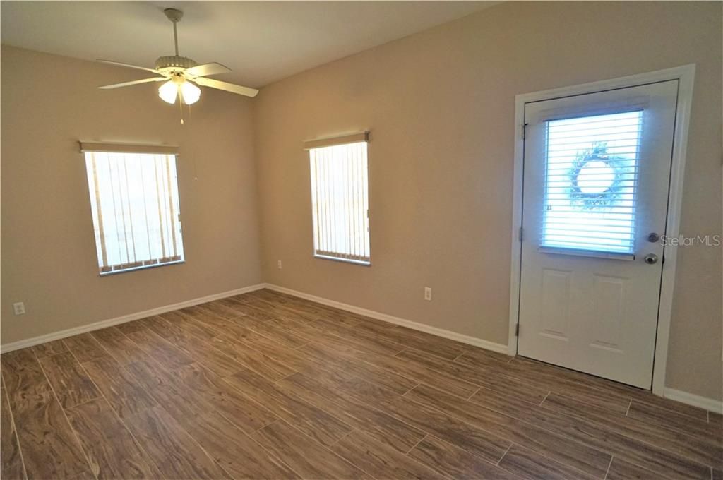 Recently Sold: $202,000 (2 beds, 2 baths, 1191 Square Feet)