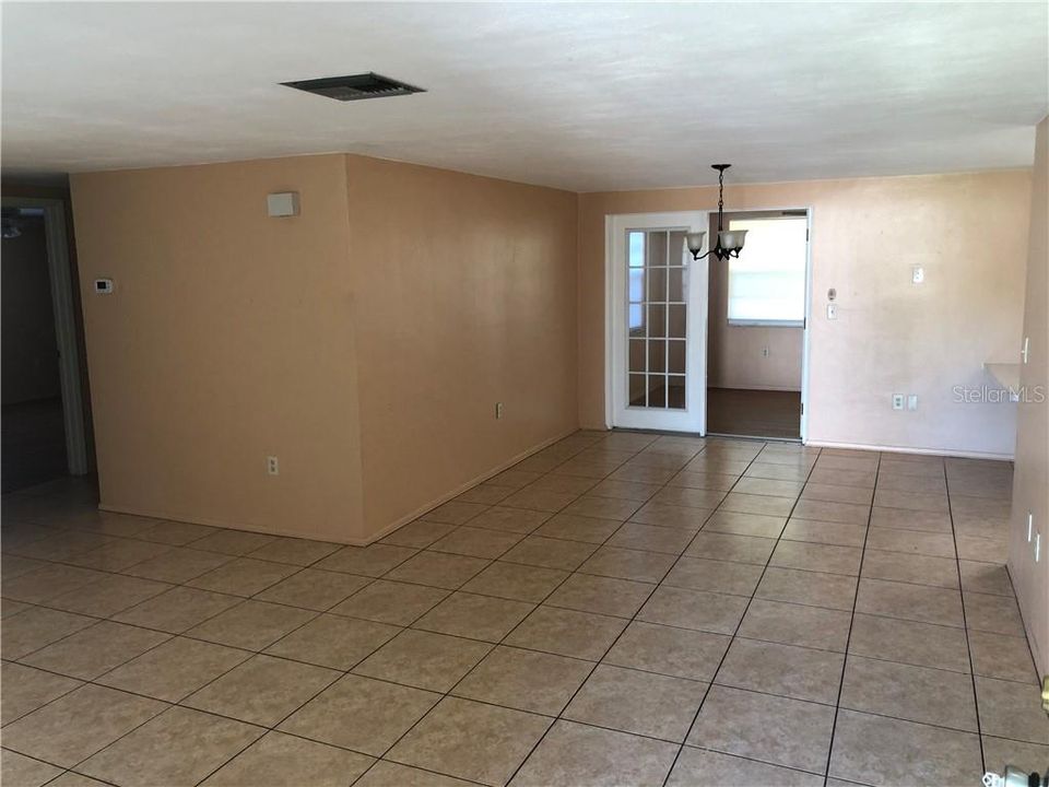 Recently Rented: $1,050 (2 beds, 2 baths, 1206 Square Feet)