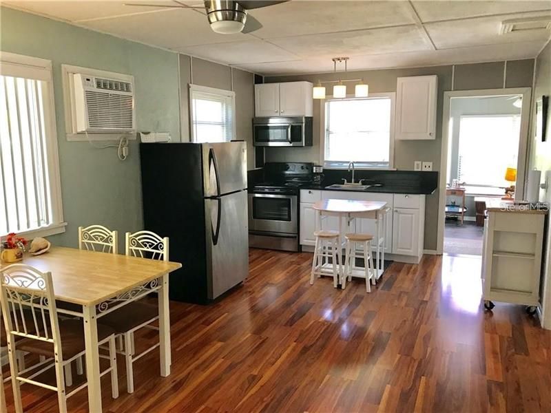 Recently Sold: $103,500 (2 beds, 1 baths, 790 Square Feet)