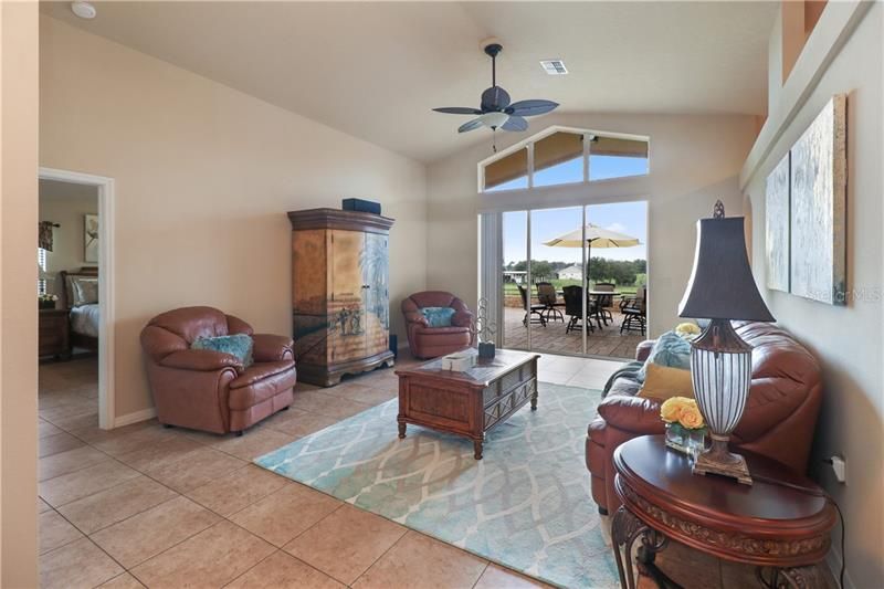 Recently Sold: $550,000 (3 beds, 2 baths, 3005 Square Feet)