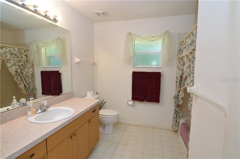 最近售出: $495,000 (2 贝兹, 2 浴室, 1500 平方英尺)