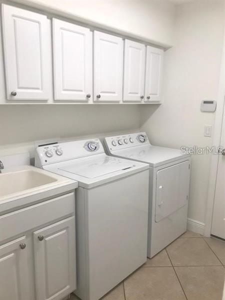 Recently Rented: $2,300 (3 beds, 2 baths, 2035 Square Feet)