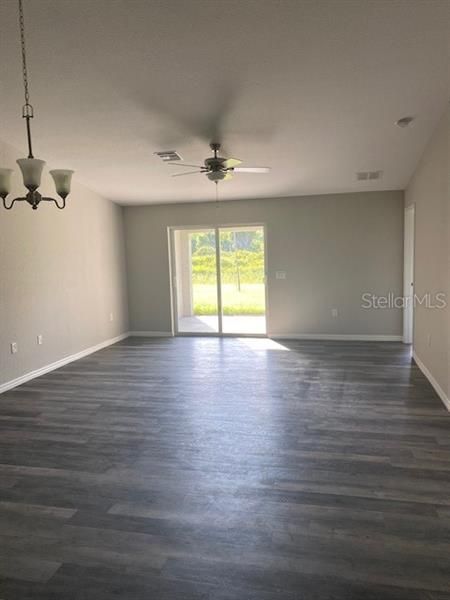 Recently Rented: $1,300 (3 beds, 2 baths, 1243 Square Feet)