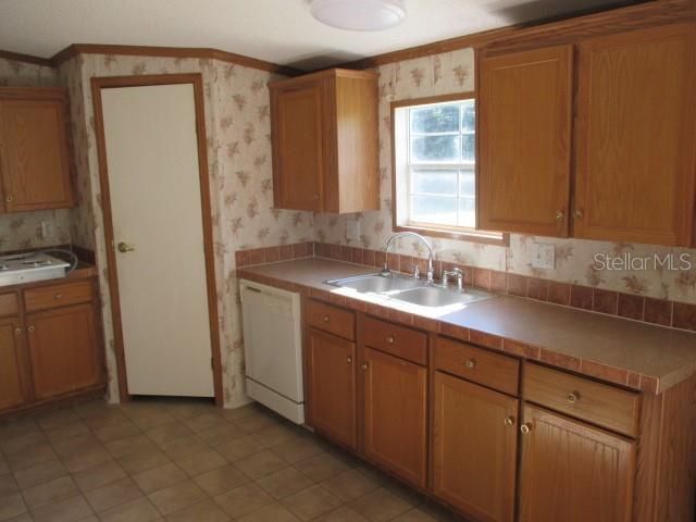 Recently Sold: $170,000 (4 beds, 2 baths, 2280 Square Feet)