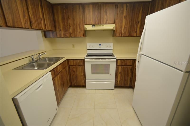 Recently Rented: $1,075 (3 beds, 2 baths, 1239 Square Feet)