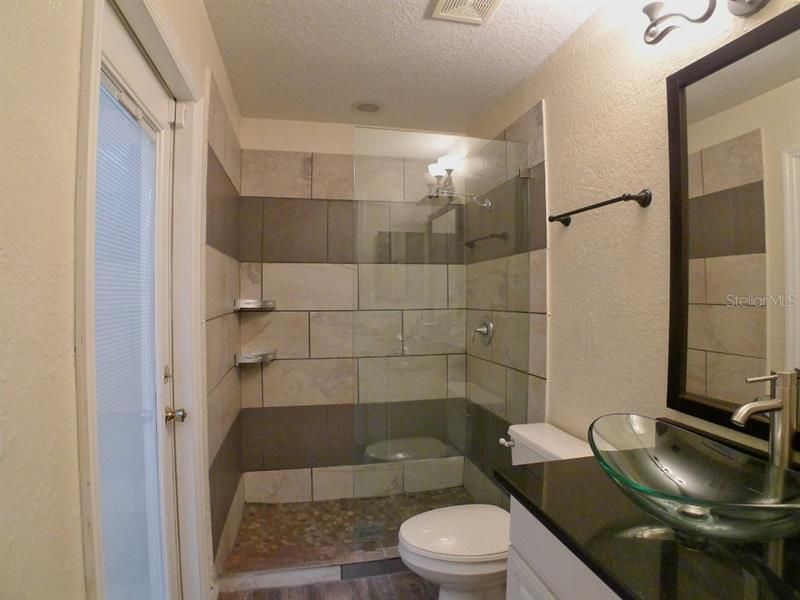最近租的: $2,300 (4 贝兹, 3 浴室, 2385 平方英尺)
