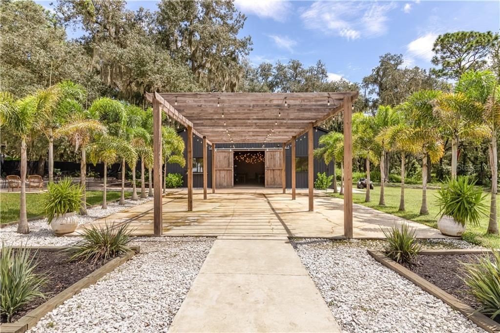 Recently Sold: $1,350,000 (4 beds, 2 baths, 6982 Square Feet)