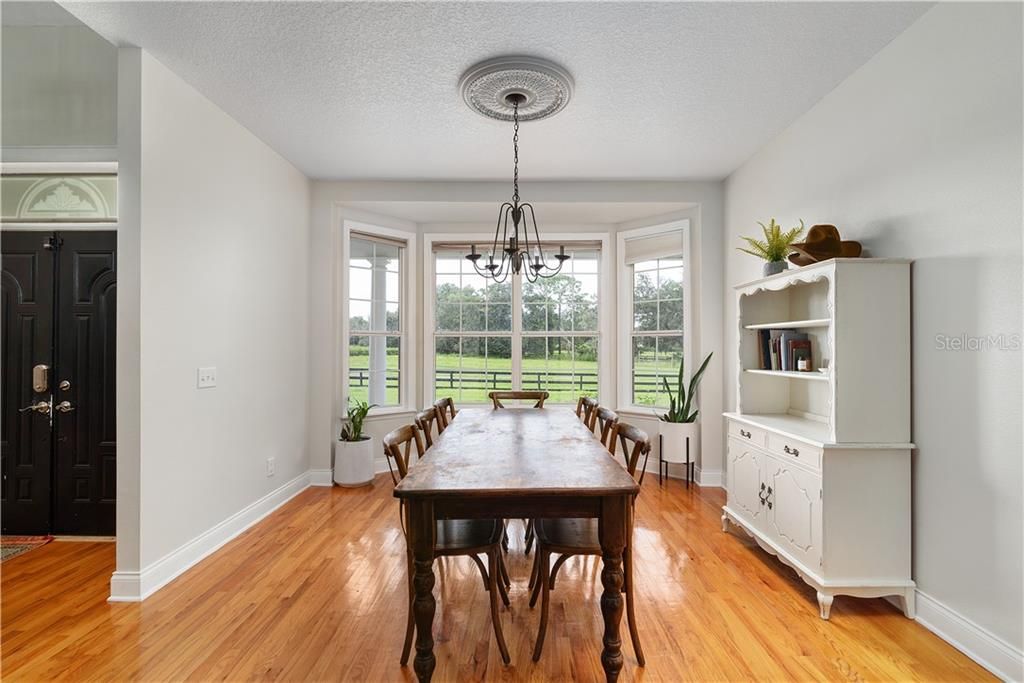 Recently Sold: $1,350,000 (4 beds, 2 baths, 6982 Square Feet)