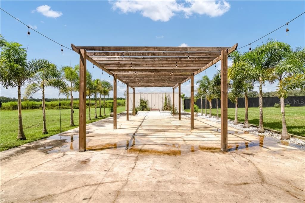 Recently Sold: $1,350,000 (4 beds, 2 baths, 6982 Square Feet)