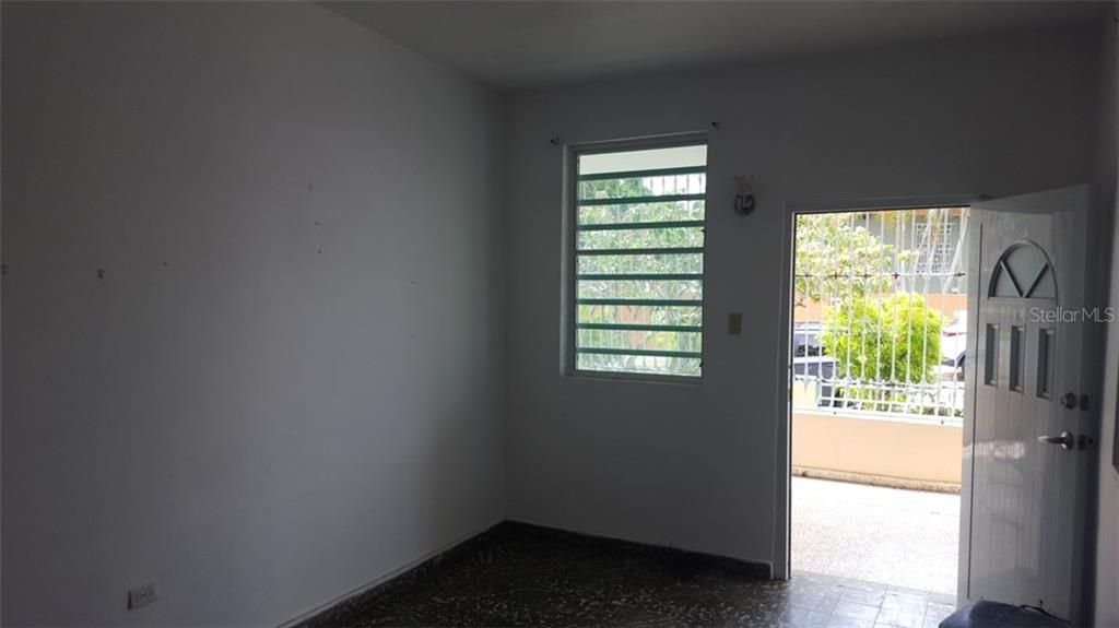 Vendido Recientemente: $84,500 (3 camas, 1 baños, 800 Pies cuadrados)