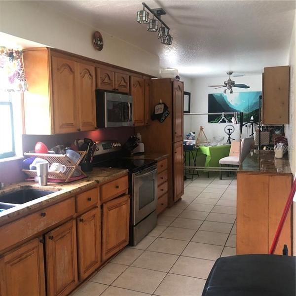 Recently Sold: $144,900 (3 beds, 2 baths, 1157 Square Feet)