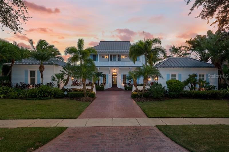 Recently Sold: $1,575,000 (5 beds, 4 baths, 4691 Square Feet)