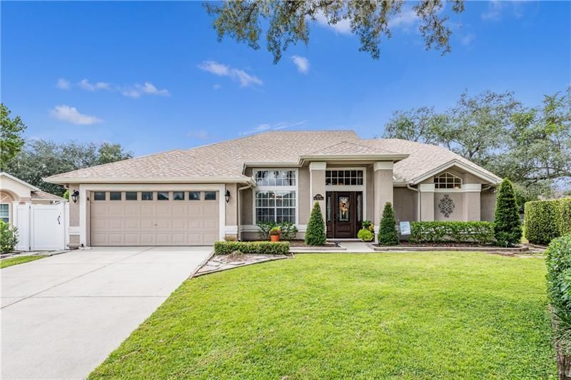 Now is your chance to own this TURN-KEY POOL HOME in the established East Orlando community of Straw Ridge, tucked away on a quiet CUL-DE-SAC with a NEWER A/C, UPDATED FLOORING and a REMODELED KITCHEN!