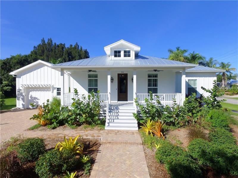Recently Sold: $639,000 (4 beds, 2 baths, 1861 Square Feet)