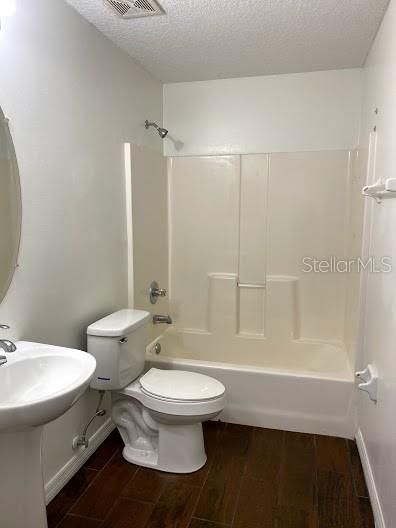 最近租的: $1,250 (3 贝兹, 2 浴室, 1212 平方英尺)