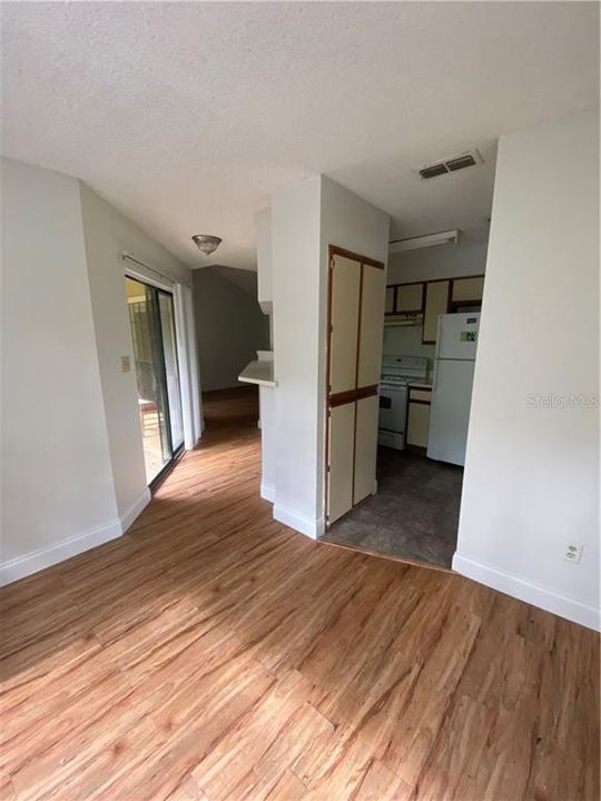 Recently Sold: $97,500 (2 beds, 2 baths, 1027 Square Feet)