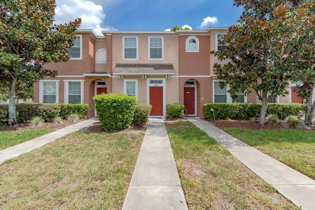 Recently Rented: $1,350 (2 beds, 2 baths, 1120 Square Feet)