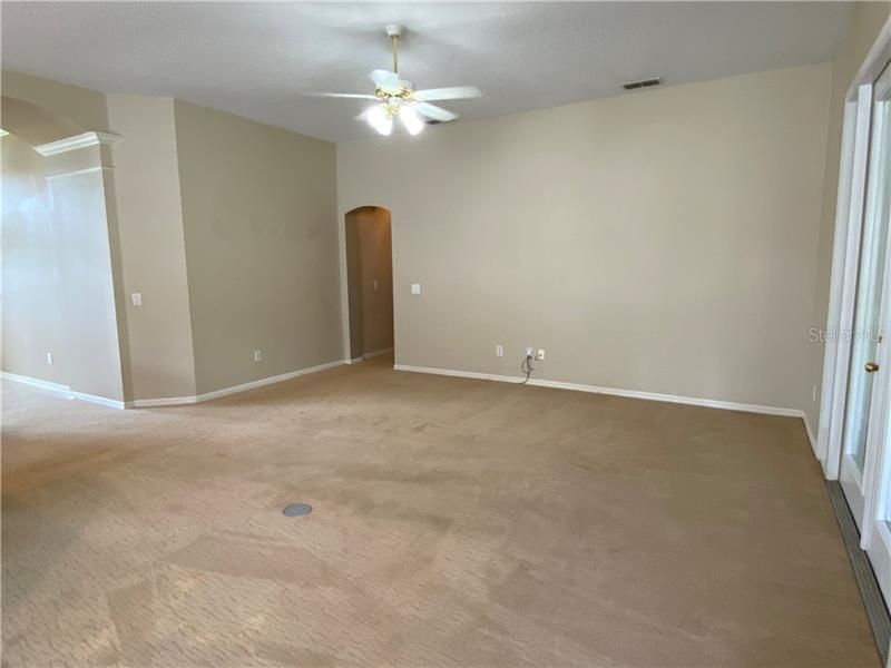 Recently Rented: $1,750 (3 beds, 2 baths, 1786 Square Feet)