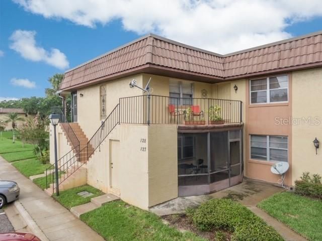 Recently Sold: $129,988 (2 beds, 2 baths, 918 Square Feet)