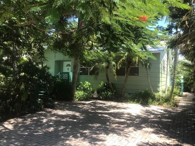 Recently Sold: $179,900 (3 beds, 2 baths, 1438 Square Feet)