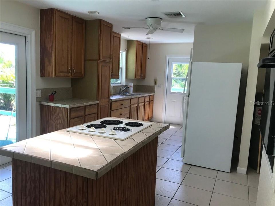 Vendido Recientemente: $179,900 (3 camas, 2 baños, 1438 Pies cuadrados)