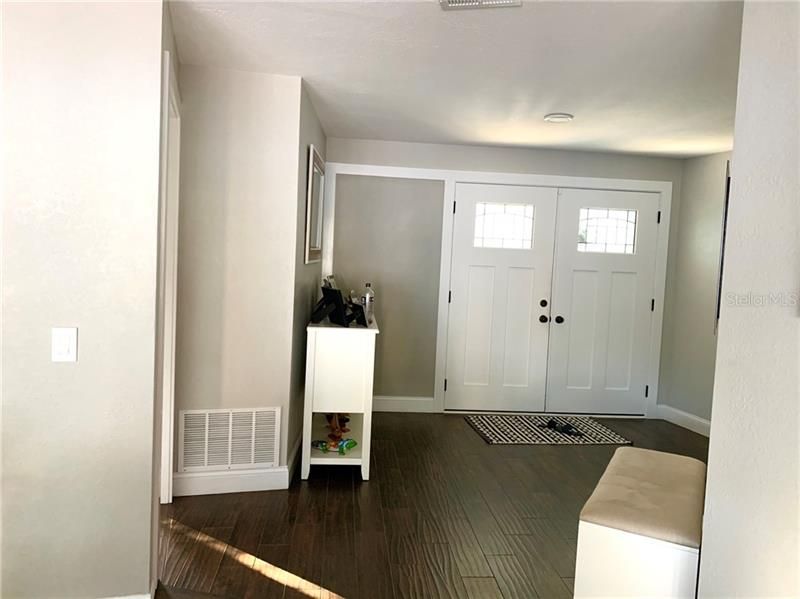 Recently Rented: $2,500 (3 beds, 2 baths, 2336 Square Feet)