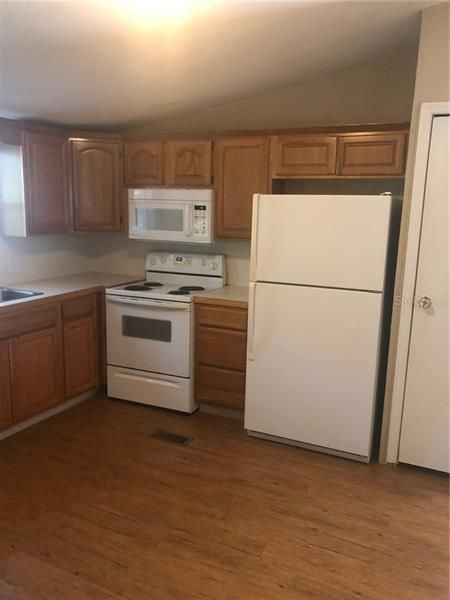 Recently Rented: $1,000 (3 beds, 2 baths, 1080 Square Feet)