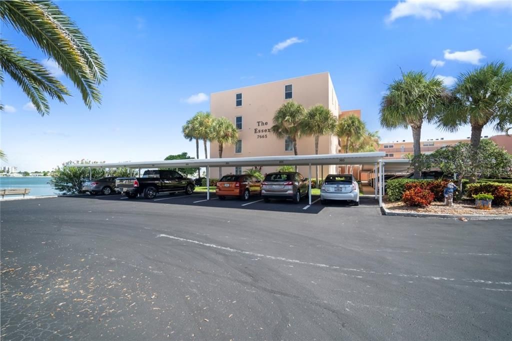 Недавно продано: $249,900 (2 спален, 2 ванн, 1170 Квадратных фут)