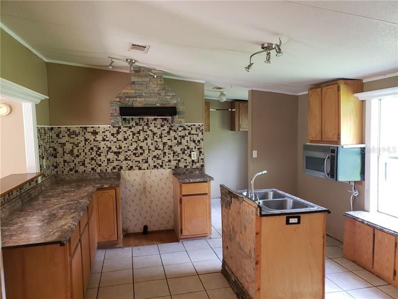 Recently Sold: $73,000 (3 beds, 2 baths, 1296 Square Feet)