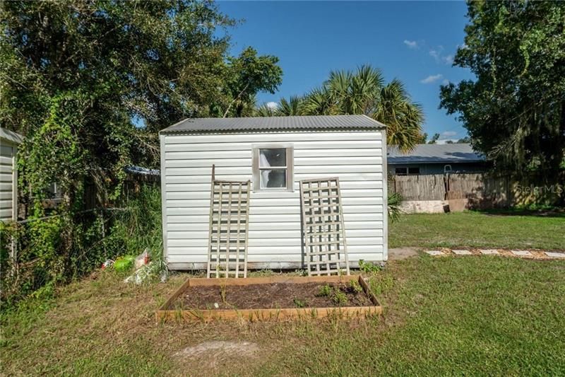 Recently Sold: $139,900 (2 beds, 2 baths, 1302 Square Feet)