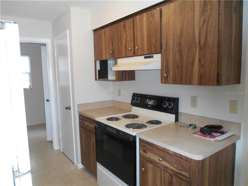 Recently Rented: $1,200 (3 beds, 1 baths, 981 Square Feet)