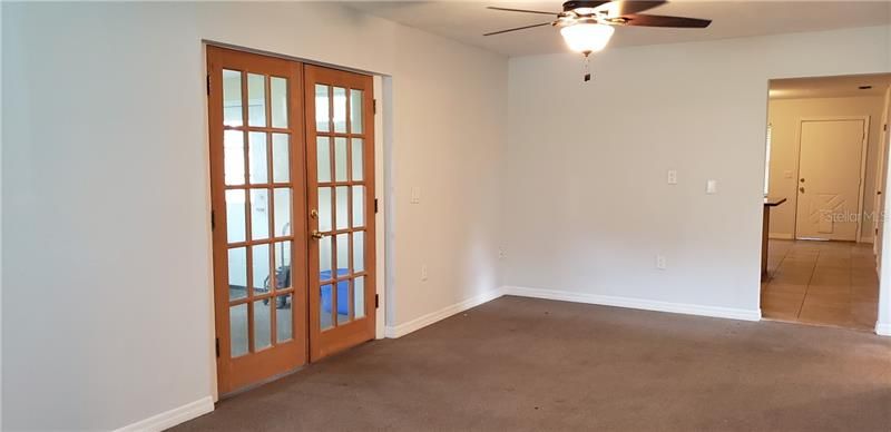 Recently Rented: $950 (3 beds, 1 baths, 1368 Square Feet)