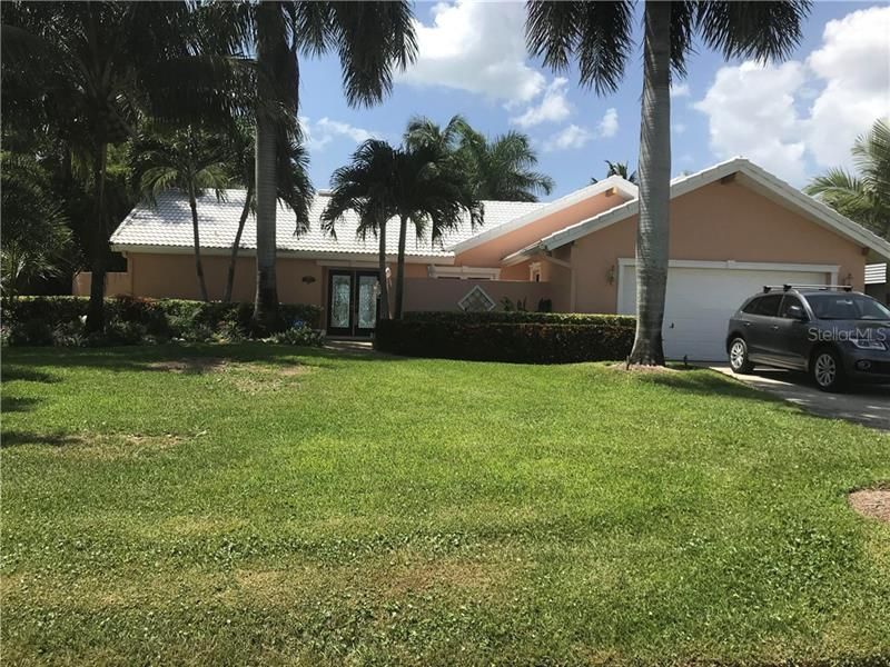 Recently Sold: $1,050,000 (4 beds, 2 baths, 2224 Square Feet)