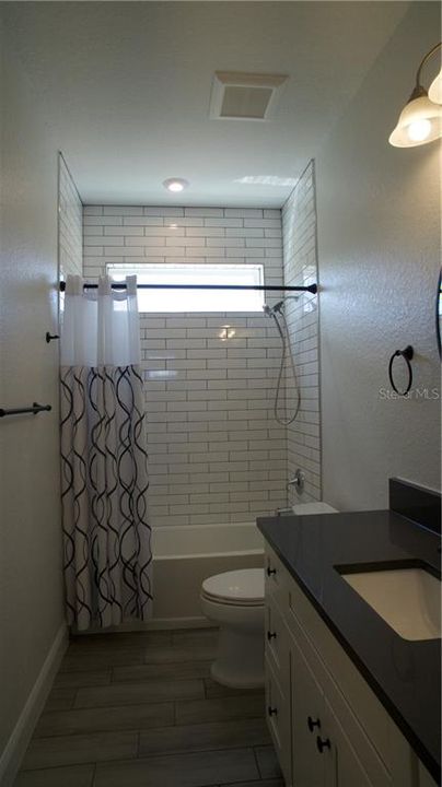 Guest bathroom on the first floor