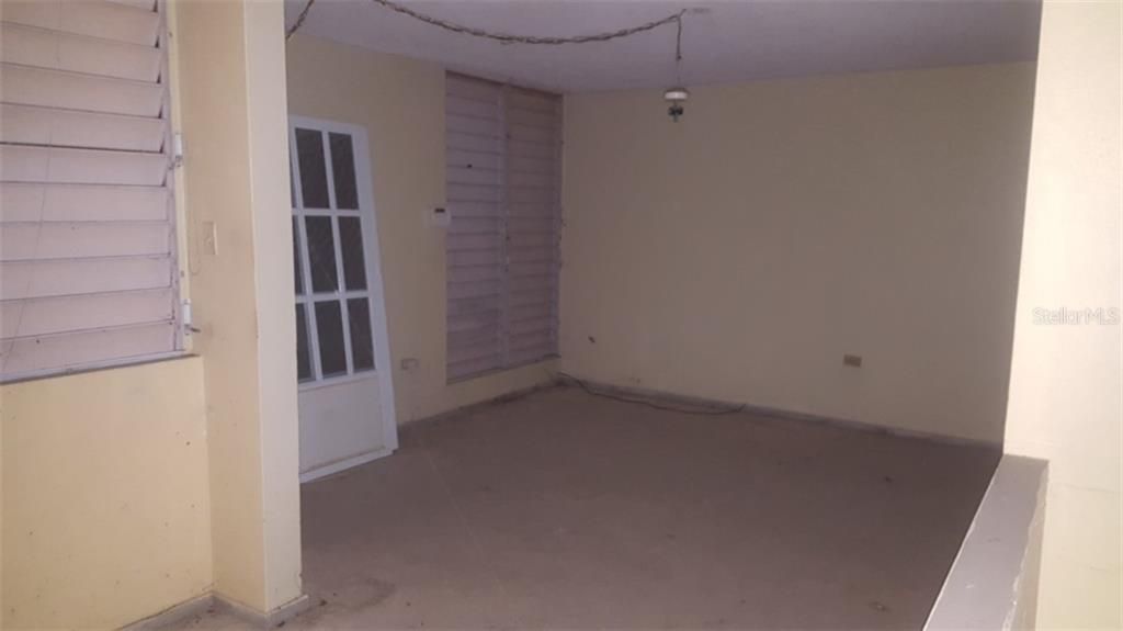 Vendido Recientemente: $64,000 (3 camas, 1 baños, 850 Pies cuadrados)